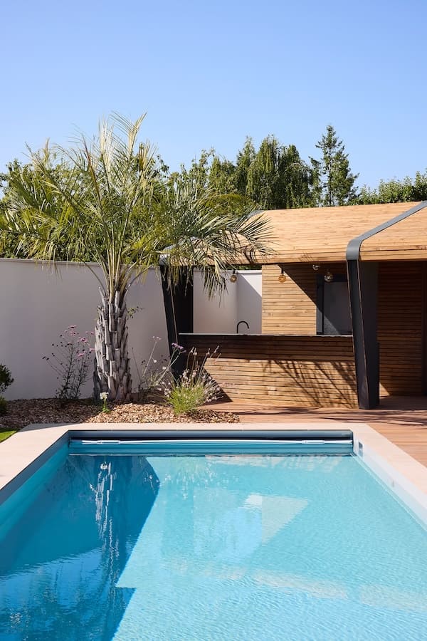 poolhouse